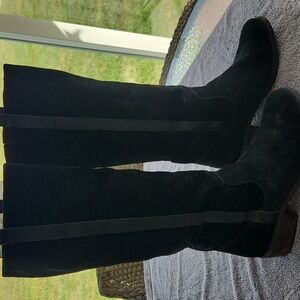 Gianni Bini Black Knee High Suede Boots. Size 9 1/2. Gently Woen.